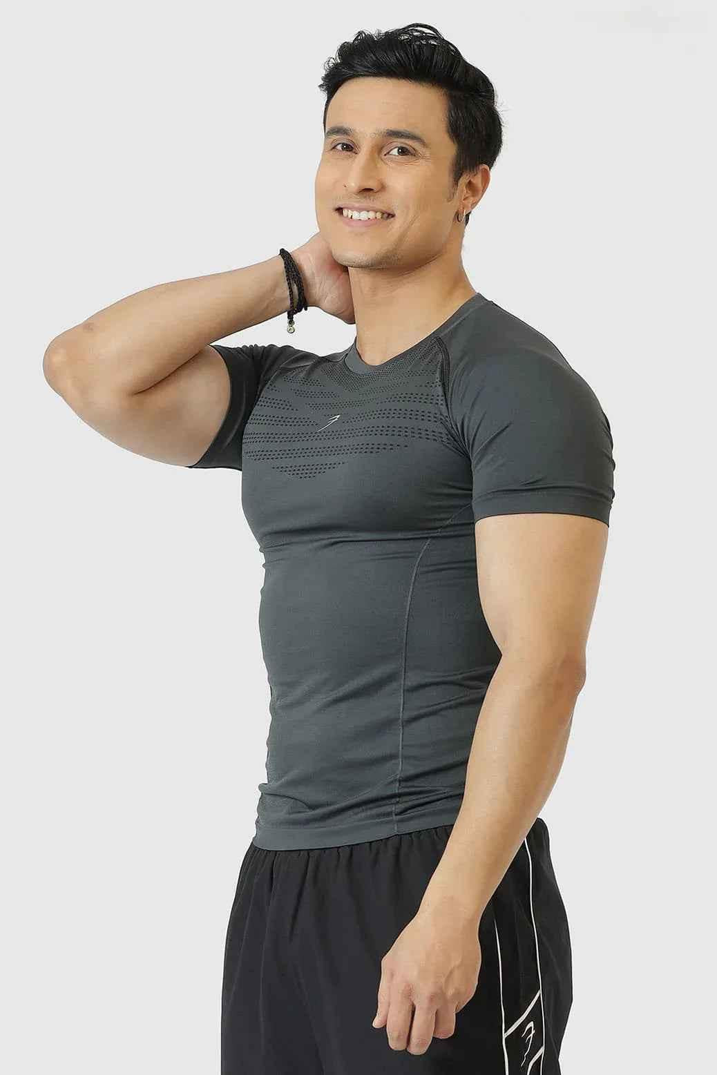 Grey Fuaark Nz Power Seamless T-shirt with logo, close-up view showing the smooth fabric and stylish design.