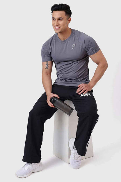 Slate grey Fuaark Nz T-shirt, stylish and comfortable, featuring a classic fit and soft fabric, perfect for everyday wear.