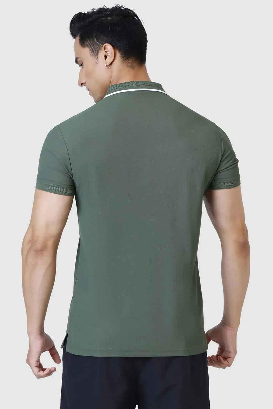 Fuaark Nz Stride Polo T-shirt in olive color, casual men's T-shirt with a classic polo collar and short sleeves.