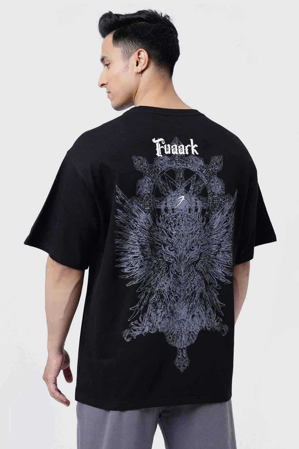 Fuaark Nz oversized black T-shirt featuring an eagle design, made for ultimate comfort and stylish casual wear.