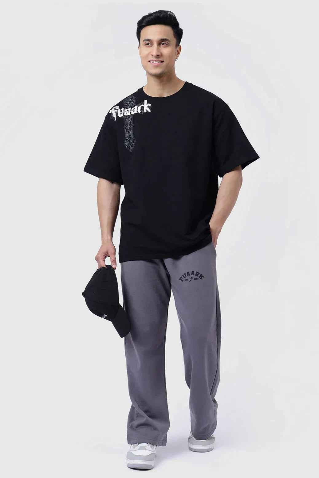 Fuaark Nz oversized black Eagle T-shirt for men, soft cotton, relaxed fit, ideal for casual wear and stylish comfort.