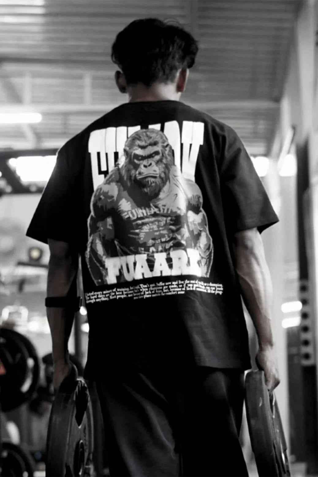 Fuaark Nz oversized black Gorilla T-shirt, heavyweight streetwear fit, relaxed casual style, made of premium fabric.