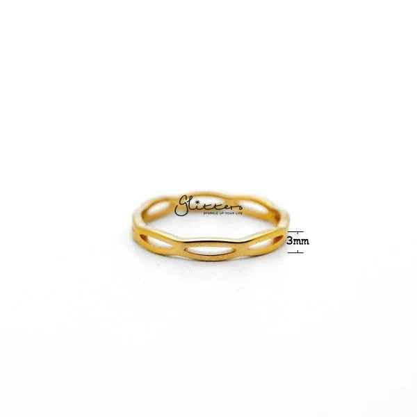18K gold plated stainless steel overlapping wavy women's rings by Glitters, featuring a stylish overlapping design.