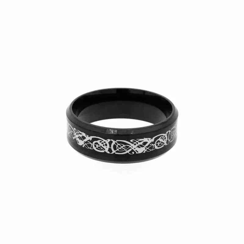 Black stainless steel band ring with beveled edges and stripe pattern, showcasing Glitters' sleek and modern design.