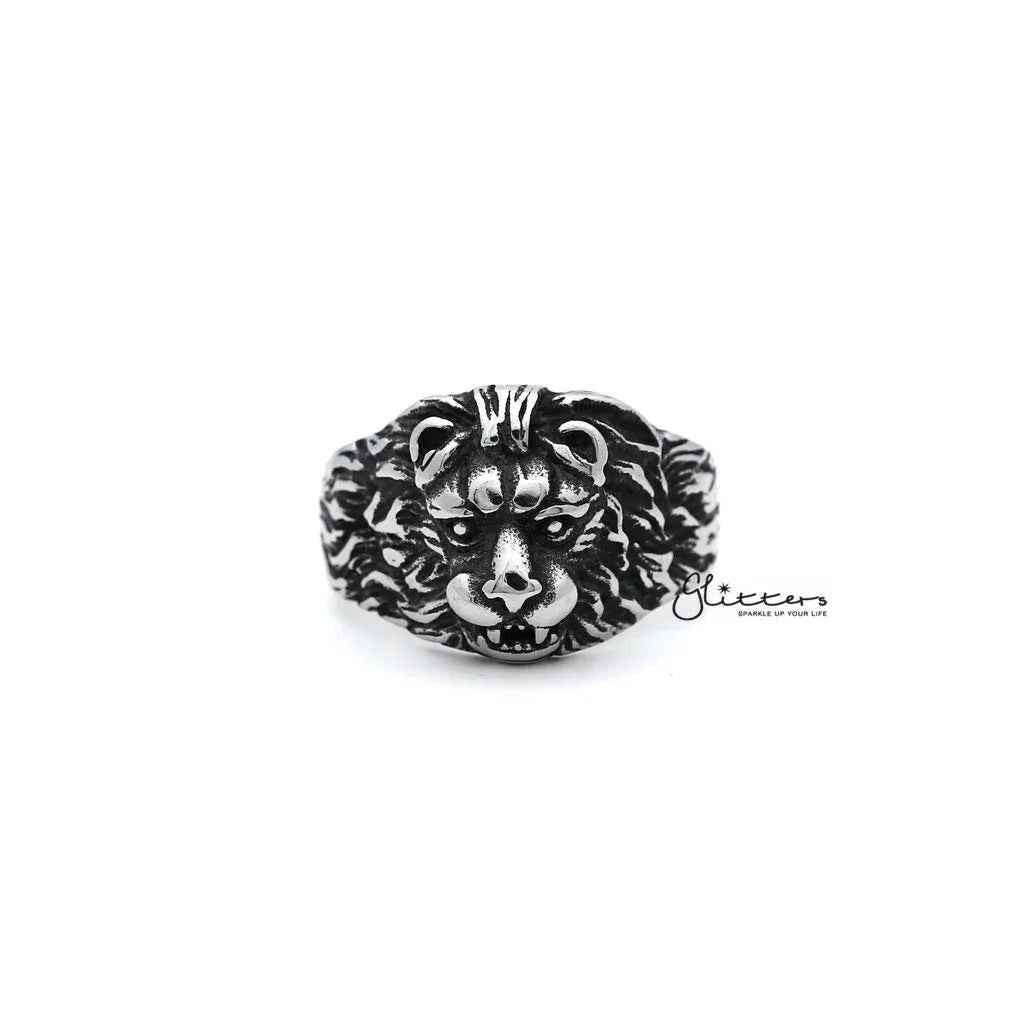 Men's Gothic lion heart casting rings made of antiqued stainless steel by Glitters, featuring intricate gothic design details.