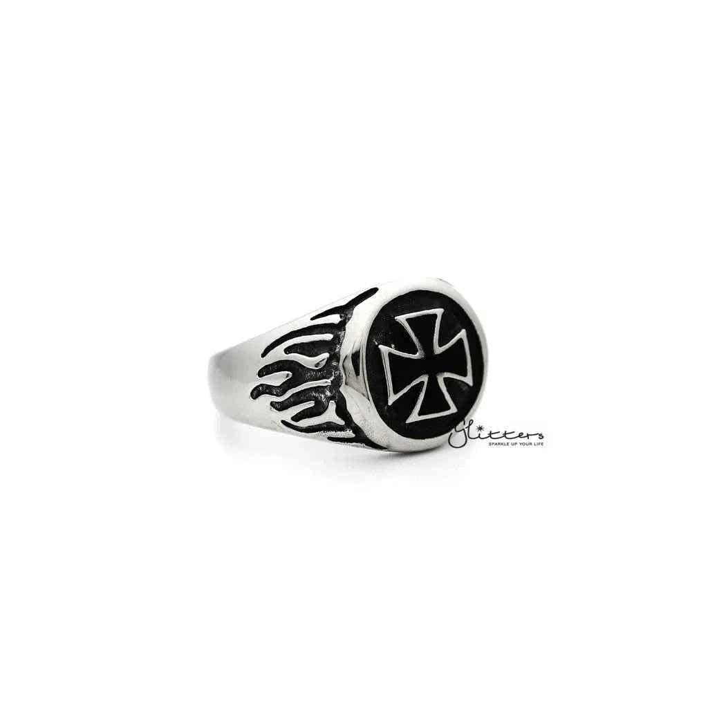 Men's stainless steel circle cross casting rings by Glitters, featuring sleek metal design and detailed cross motifs.