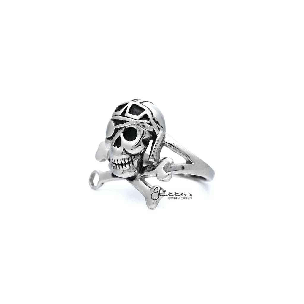 Men's stainless steel skull ring with bone casting details from Glitters, featuring a bold, edgy design.