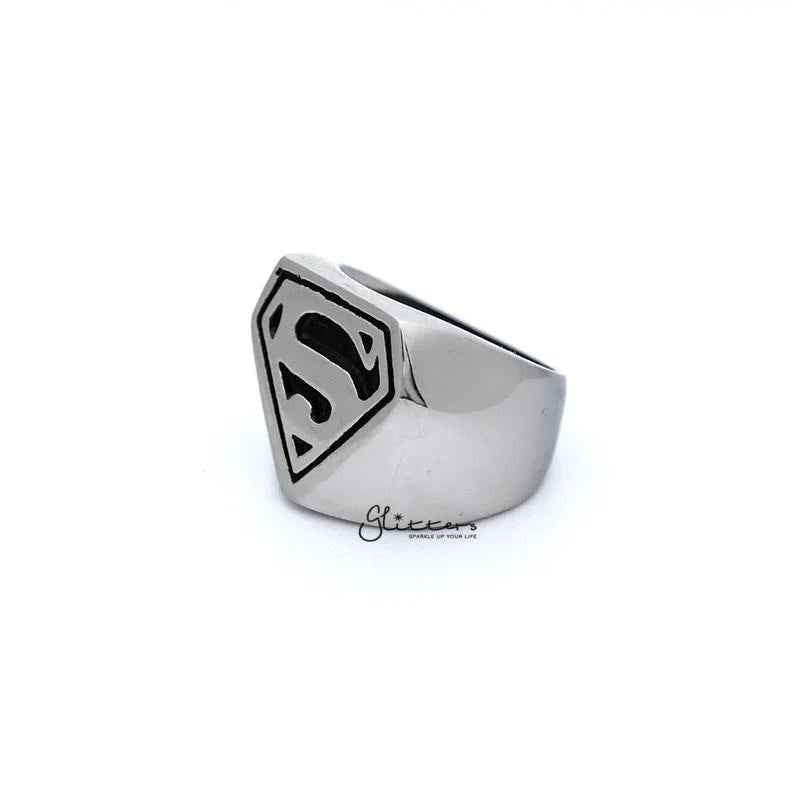 Stainless steel glossy Superman casting men's ring by Glitters featuring a detailed Superman emblem design.