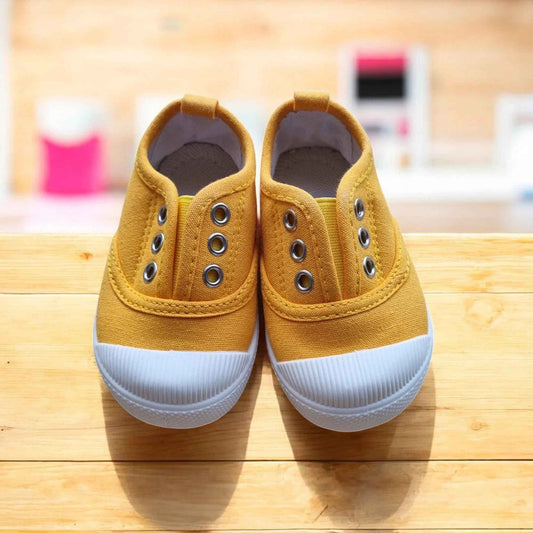 Tiny Trail Canvas shoes by Happy Feet NZ in classic, easy-to-wear design, durable and no-fuss for kids.