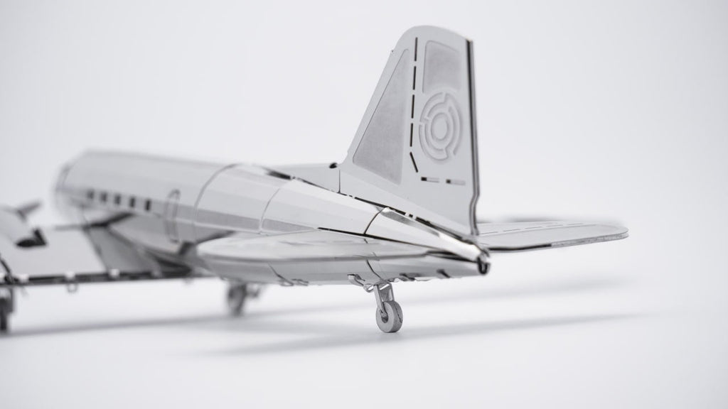 REMARKABLE DOUGLAS DC-3-4