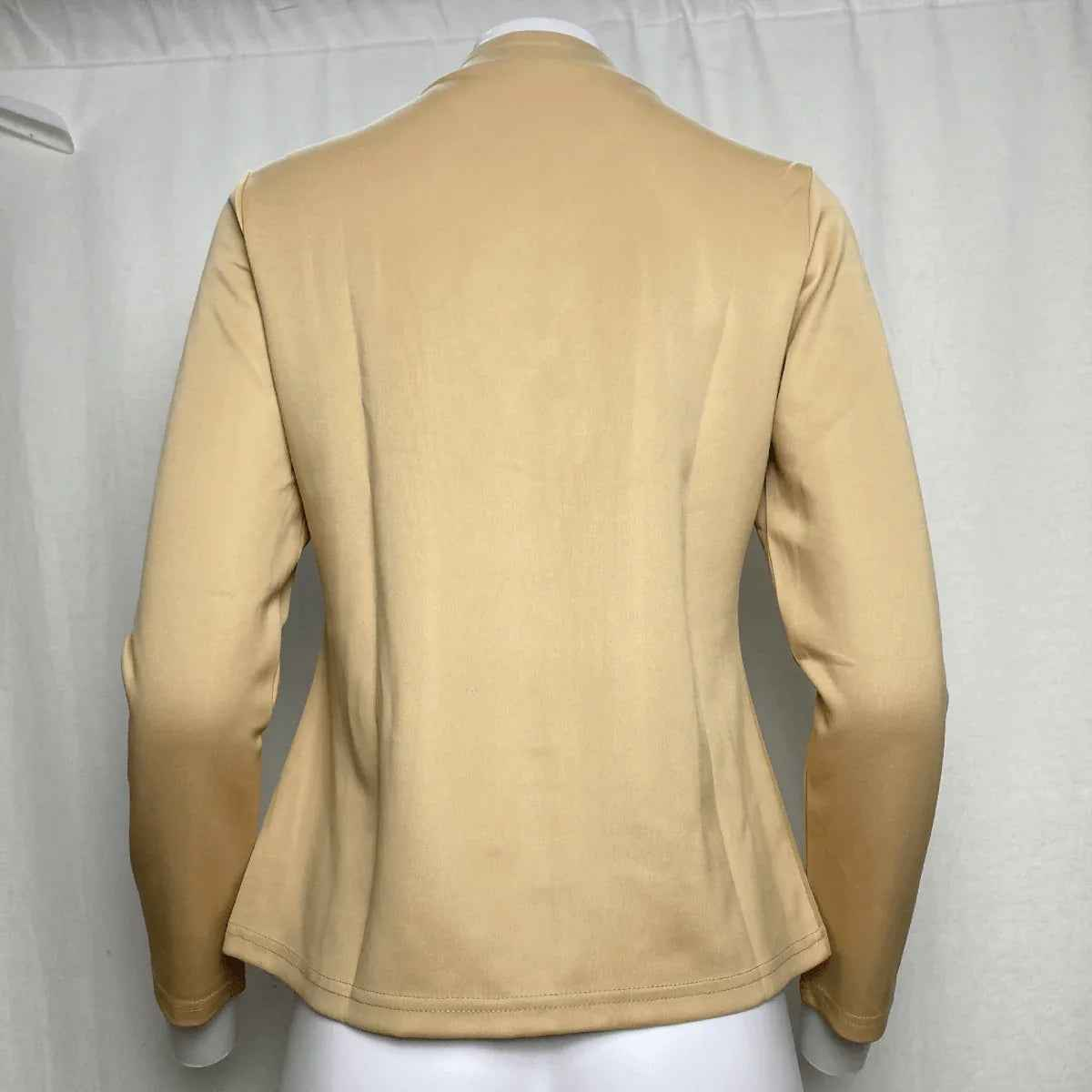Stylish 3Sixty5 white women's Sleek-Zip jacket with a fitted design, perfect for casual and sporty looks.