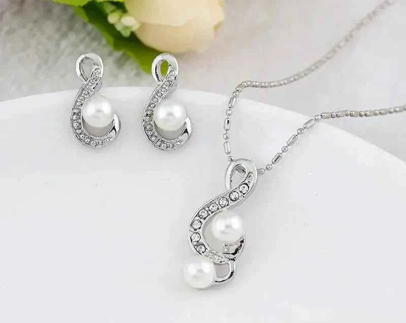 Stylish 3Sixty5 Danbi pearl jewelry set for women featuring elegant pearl necklace and matching earrings.
