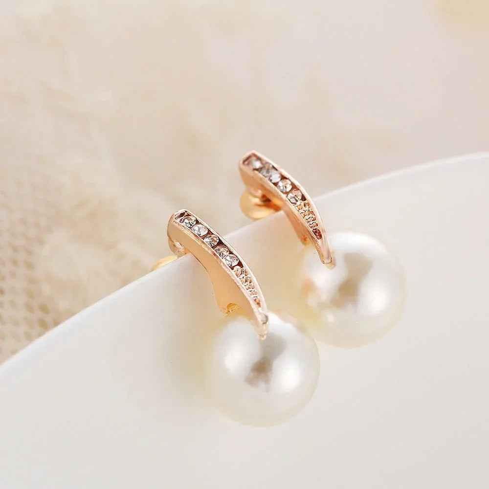 Stylish 3Sixty5 Pearl Luxe Duo Jewelry Set with elegant pearls and matching accessories for a fashionable, sophisticated look.