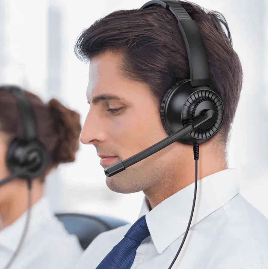 Techplus W112 Pure wired call center headset with 3.5mm and USB-A connectors, featuring adjustable headband and noise-canceling microphone.