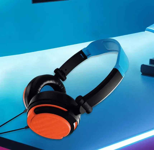 Wired gaming headset with microphone and volume control by TechPlus, featuring cushioned ear cups and adjustable headband.