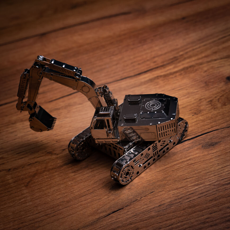 TIRELESS DIGGER EXCAVATOR-1