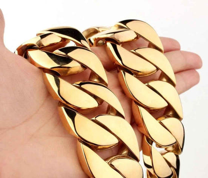 Men's Titanium Necklace: Sleek and Modern Accessory