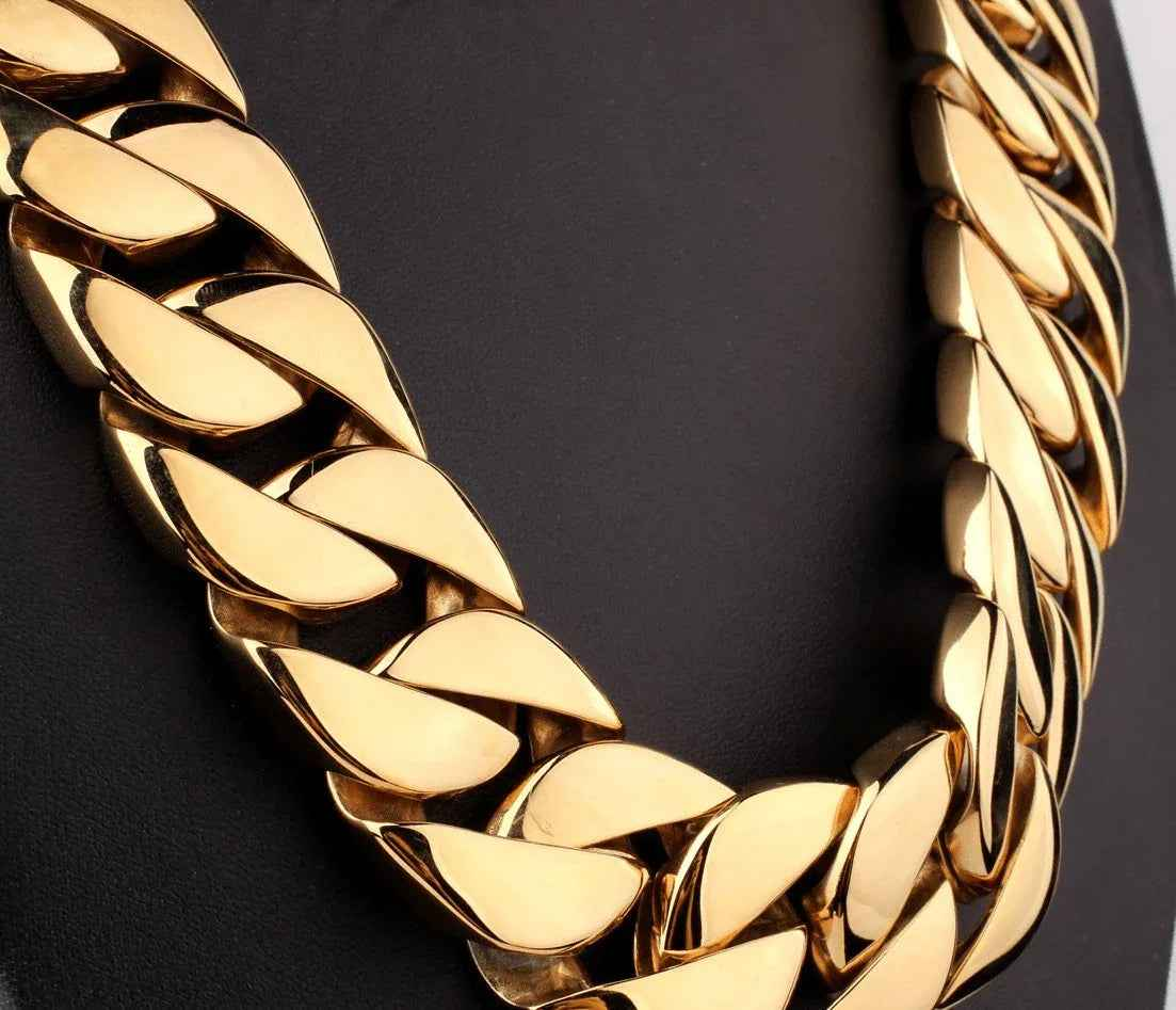 Men's Titanium Necklace: Sleek and Modern Accessory
